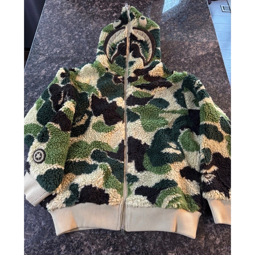 A Bathing Ape BAPE Shark Full Zip Camo Sherpa Fleece Hoodie Green size L. NWT
